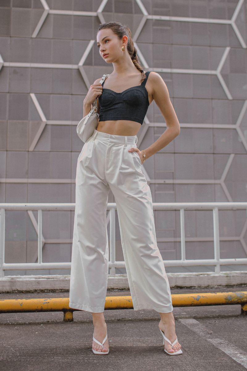 Athleta's Linen Pants Are Dreamy In So Many Ways - The Mom Edit