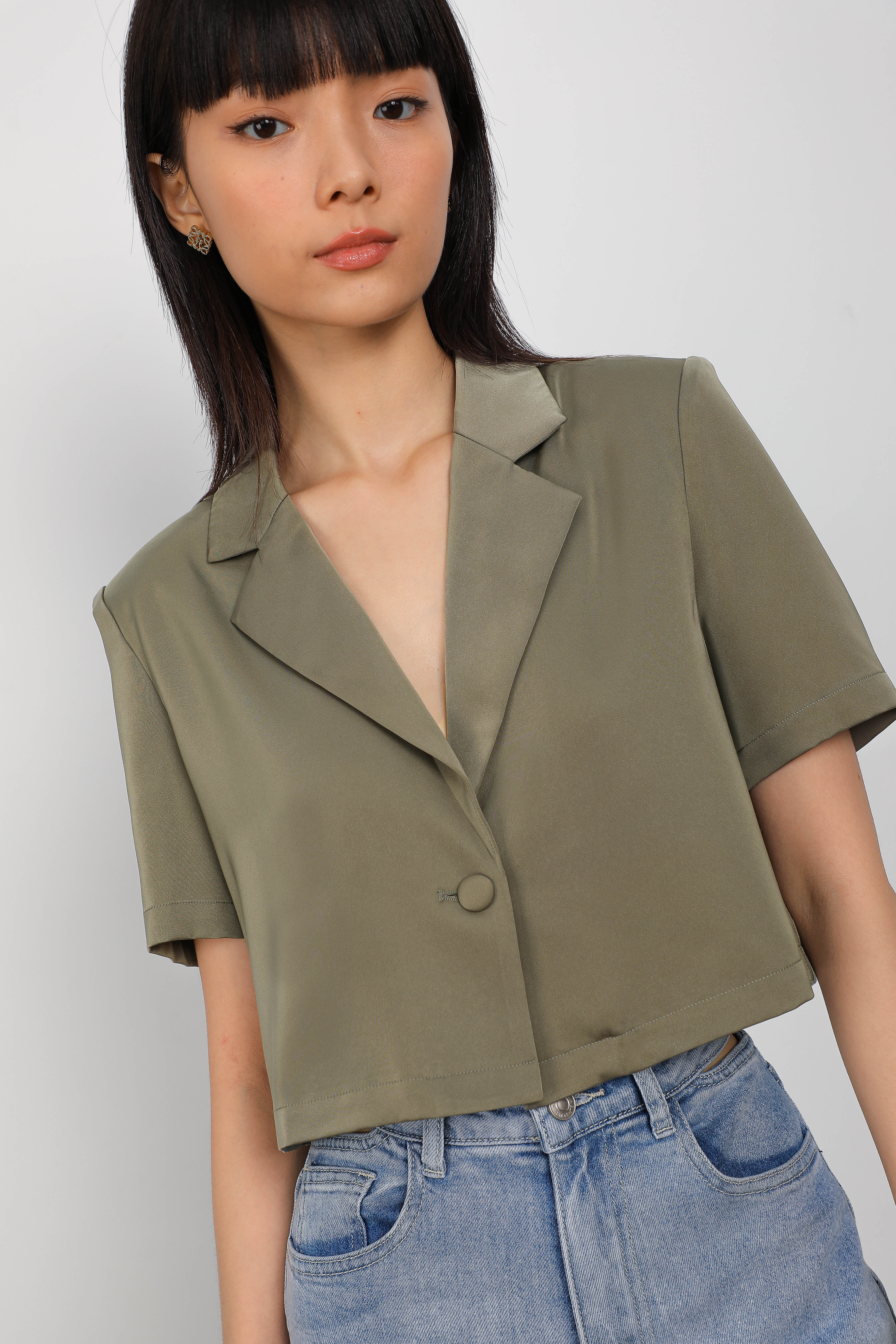 CRIS CROPPED SATIN BLAZER (GUNMETAL OLIVE)