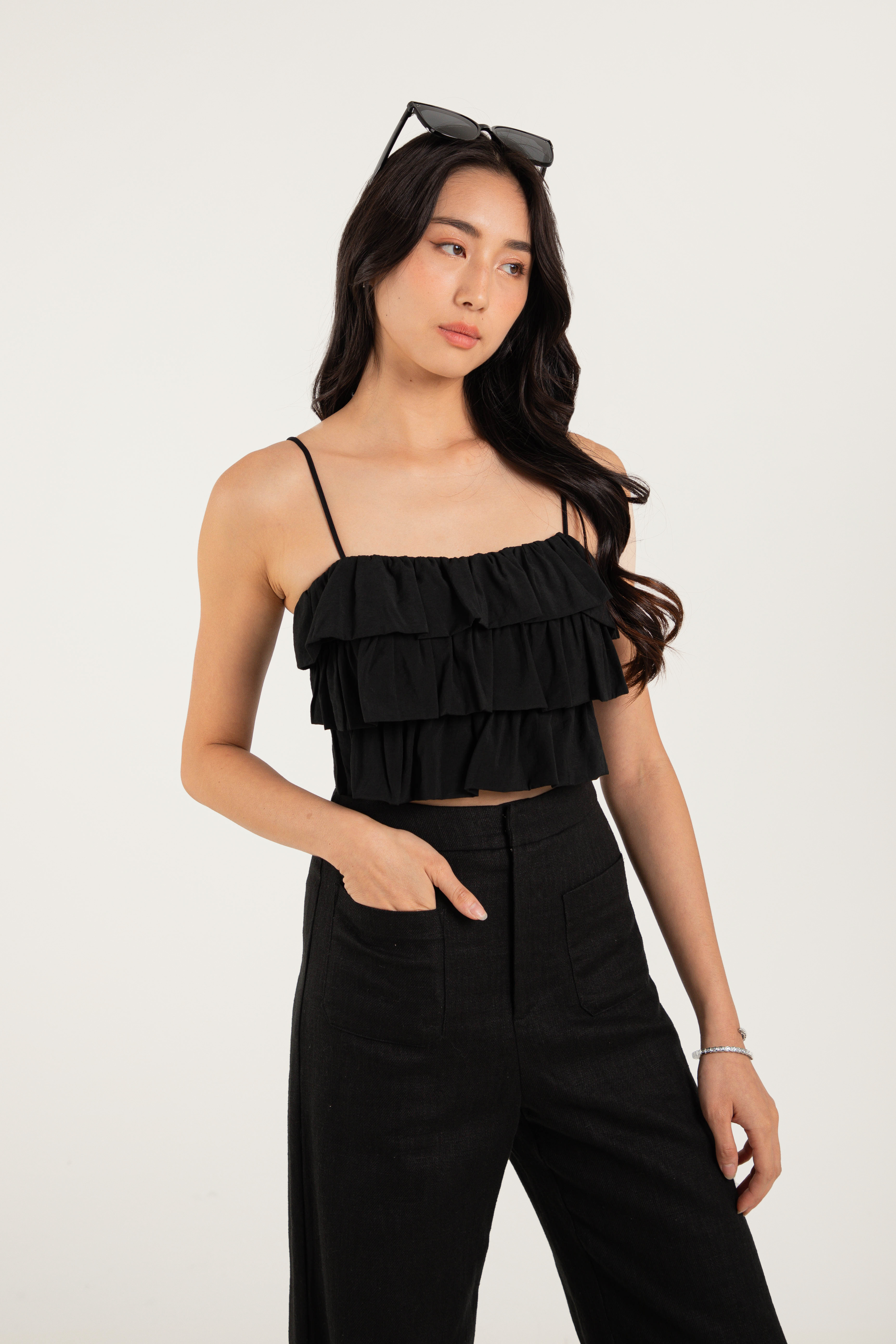 ROLLY RUFFLE TOP (BLACK) 