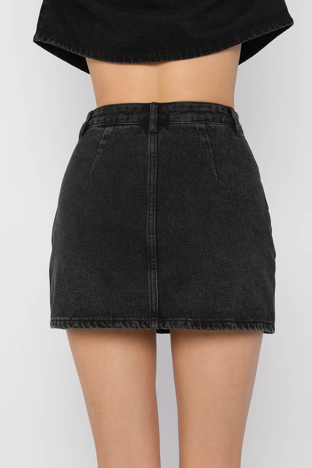 DENIM POCKET SKORTS (BLACK)