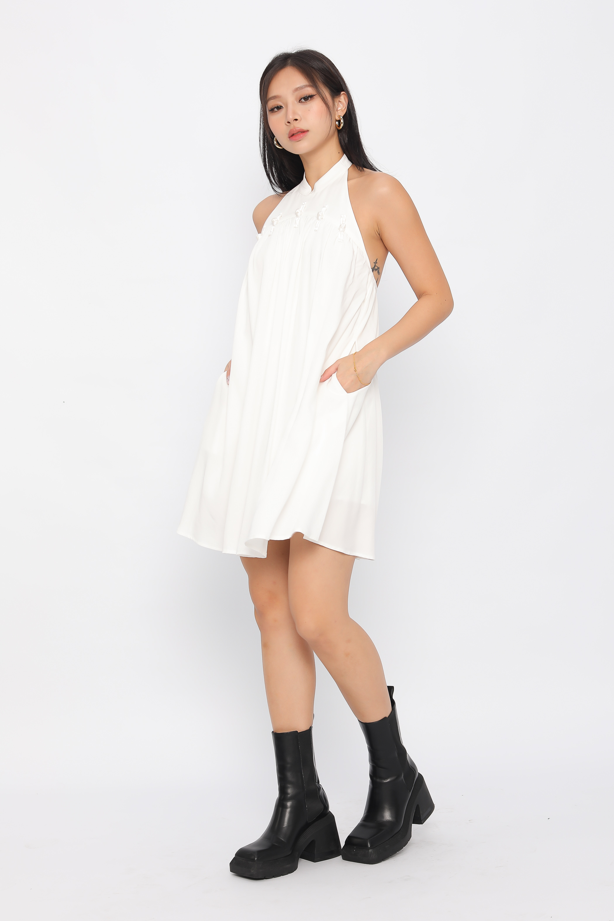 HUI HUI HALTER DRESS (WHITE)