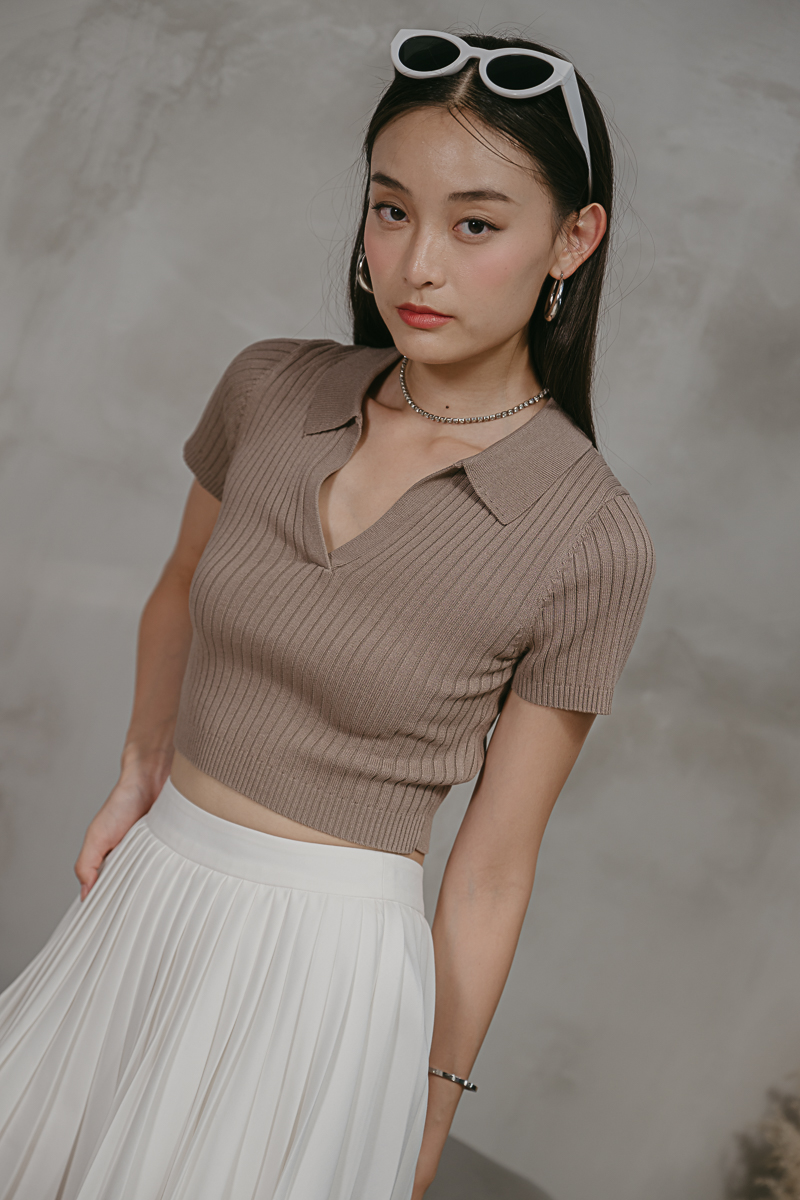 COKE COLLARED TOP (TAUPE) 