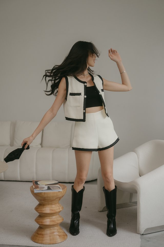 TRICIA TWEED SLEEVELESS VEST (WHITE) 