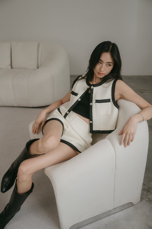 TRICIA TWEED SLEEVELESS VEST (WHITE) 