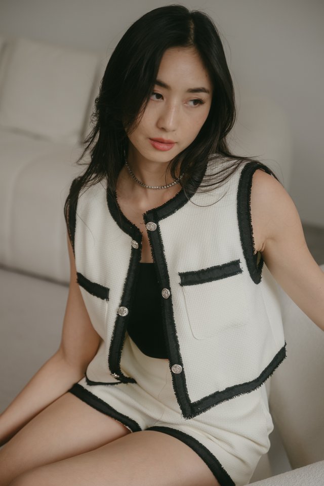 TRICIA TWEED SLEEVELESS VEST (WHITE) 