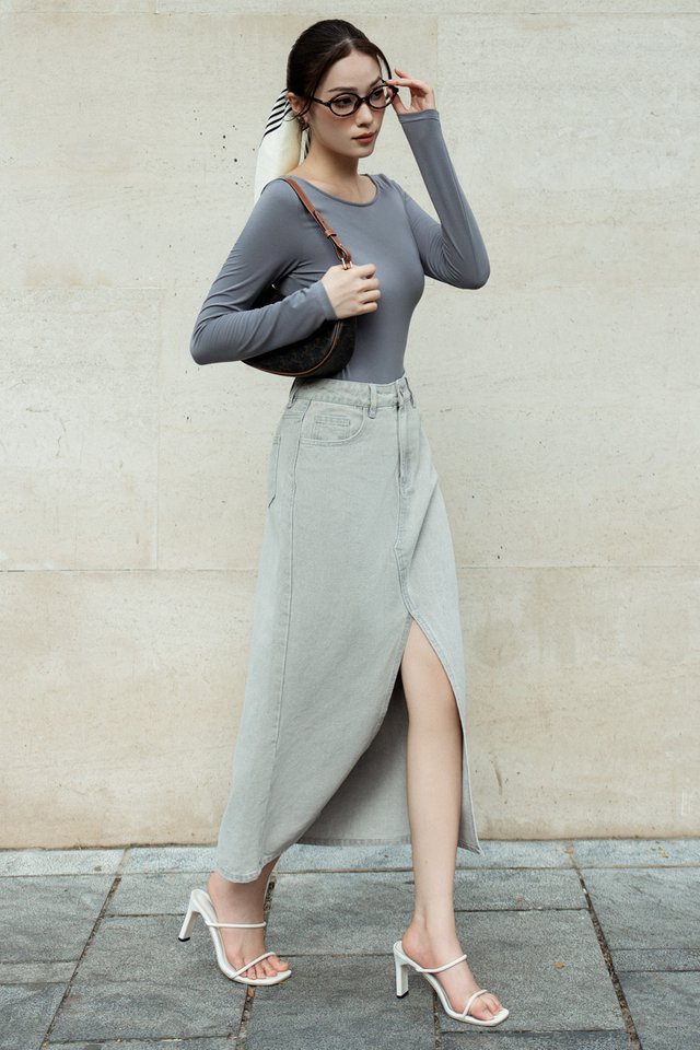 COLLAR BONE LONG SLEEVE TOP (GREY)