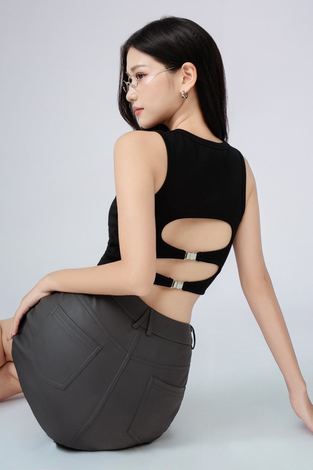 DOUBLE BUCKLE SLEEVELESS TOP (BLACK) 