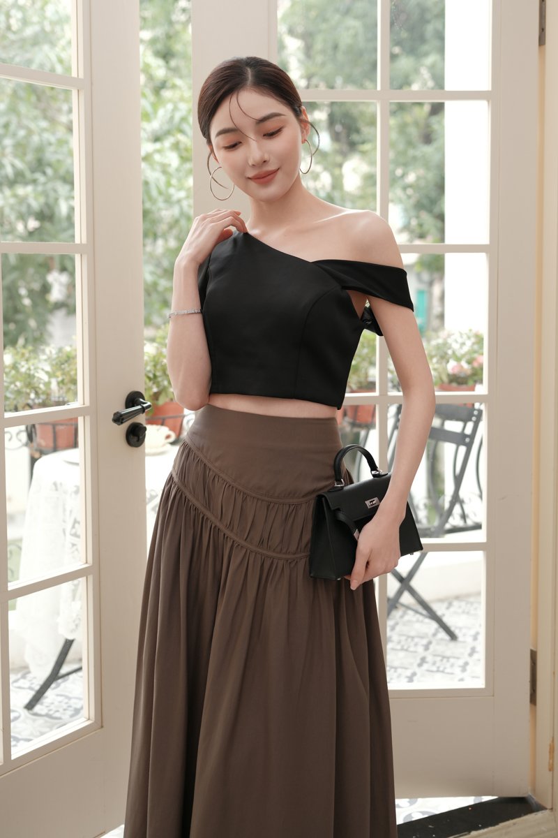 TERENA TOGA PADDED TOP (BLACK)