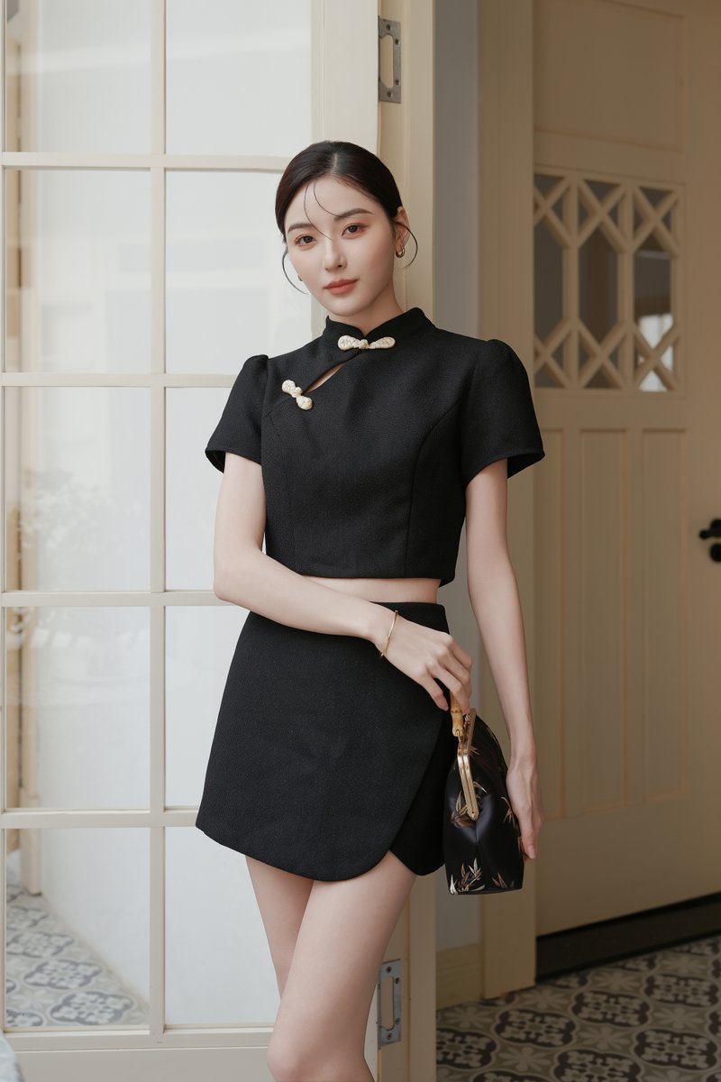 TANG TWEED QIPAO TOP (BLACK)