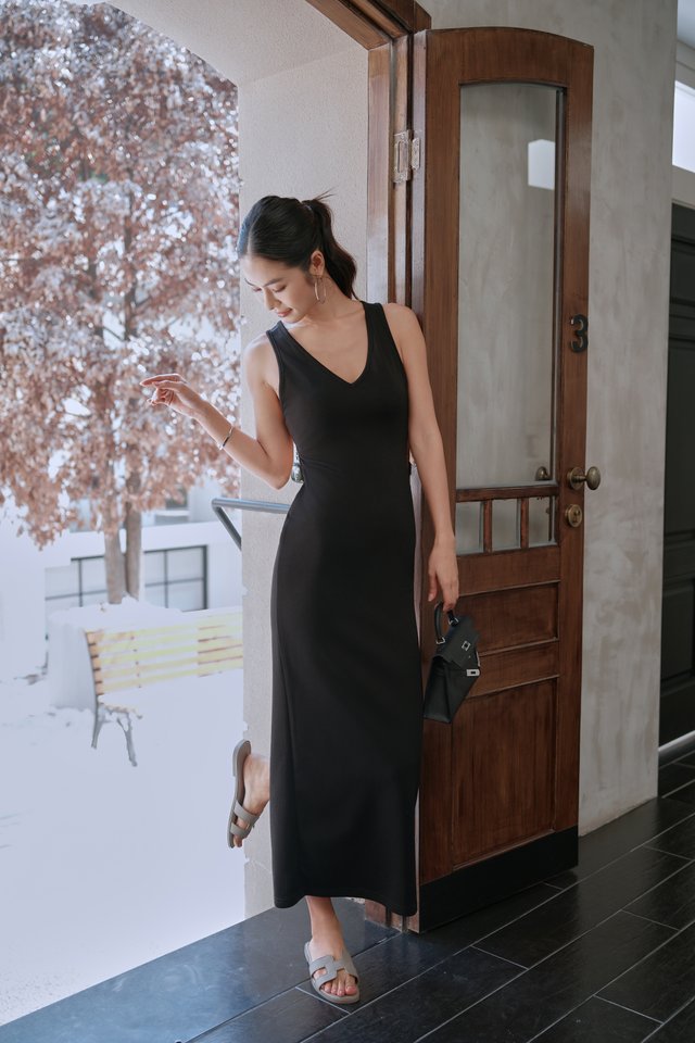 X-BACK PADDED DRESS (BLACK)