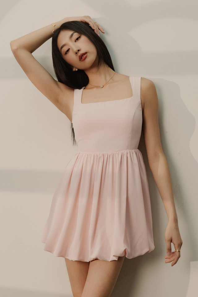 CUT-IN BUBBLE DRESS (LIGHT PINK)