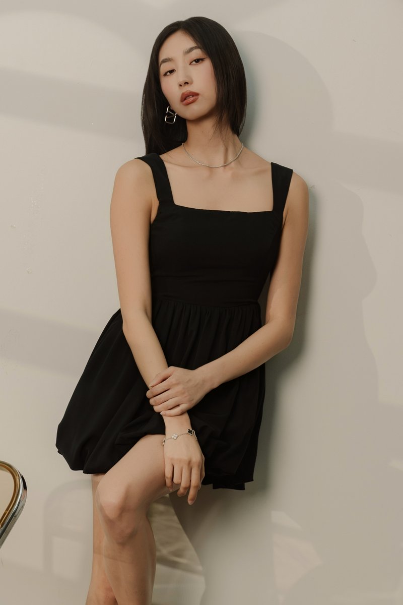 CUT-IN BUBBLE DRESS (BLACK)