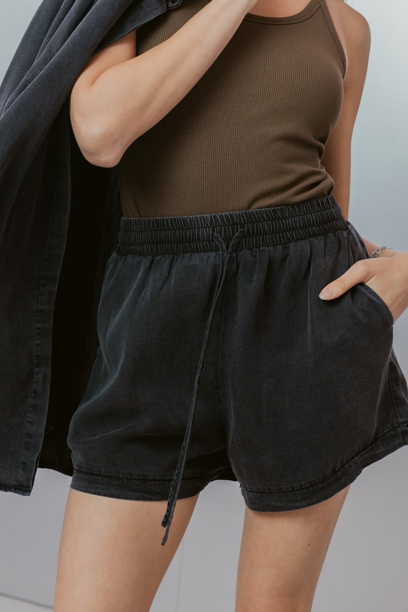 DALE DENIM RUNNER SHORTS (BLACK)