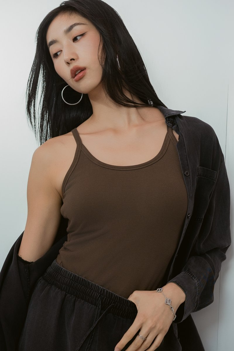 U-NECK RIBBED PADDED TOP (BLACK FOX)