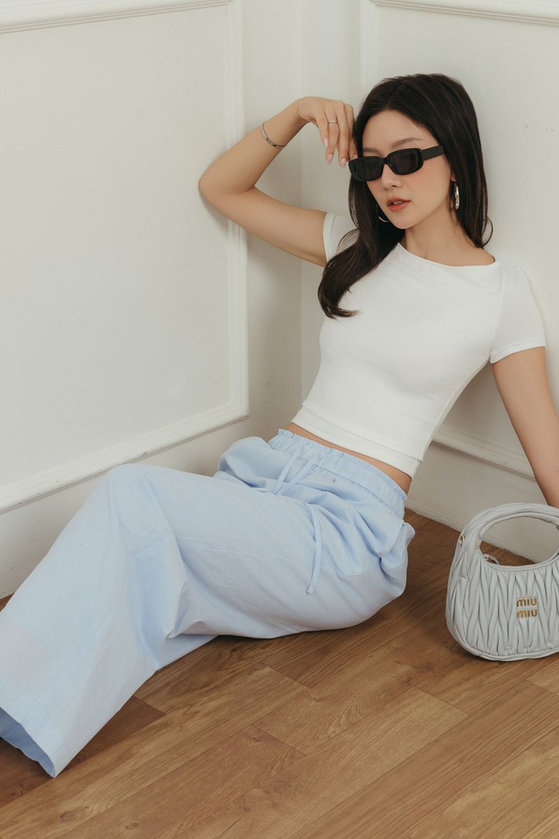 COLLAR BONE SHORT SLEEVE TOP (WHITE)