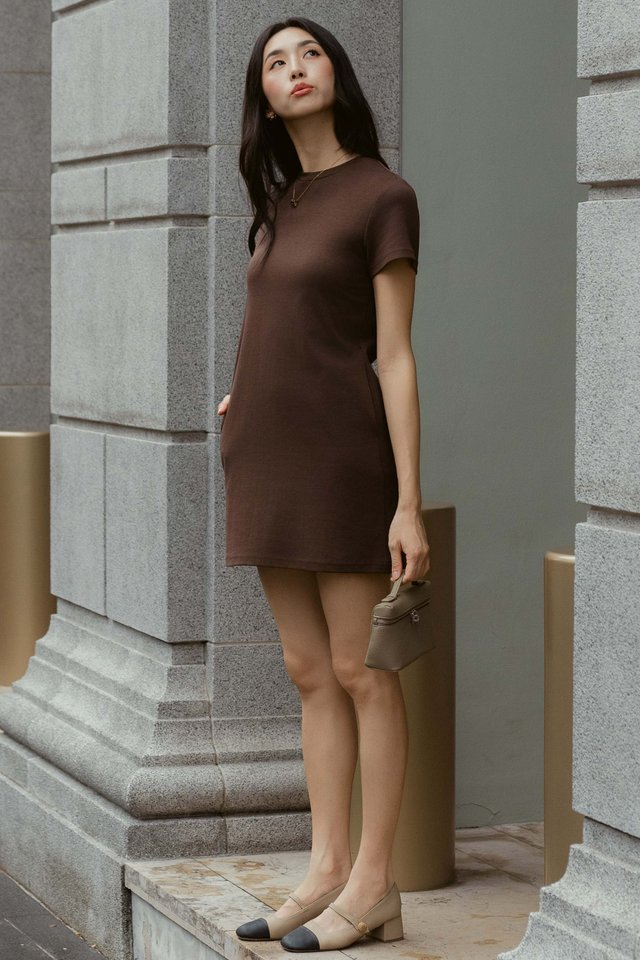 SHEELA SHORT SLEEVE DRESS (BROWN)