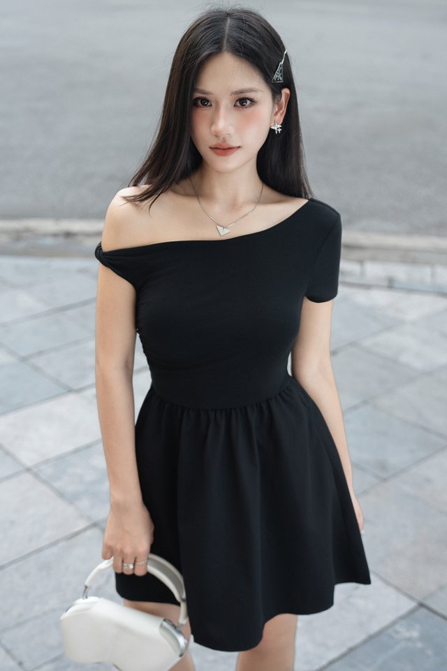 TYN TWISTED PADDED ROMPER DRESS (BLACK)