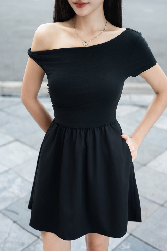 TYN TWISTED PADDED ROMPER DRESS (BLACK)