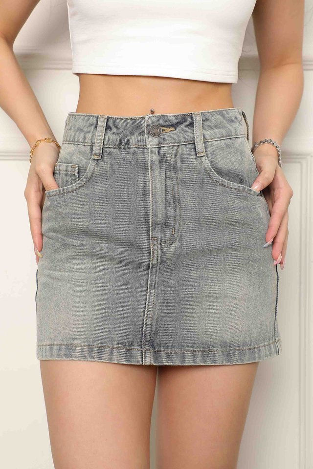 DELLAH DENIM SKORTS (VINTAGE WASH)