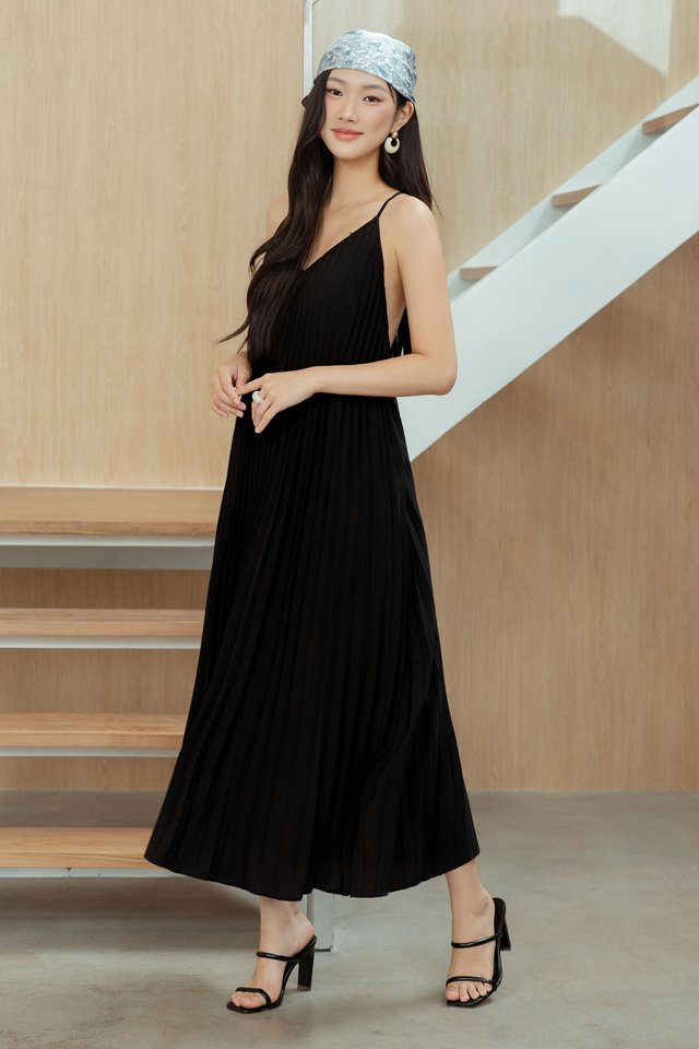 BARETT BEADED PLEATED MAXI (BLACK)