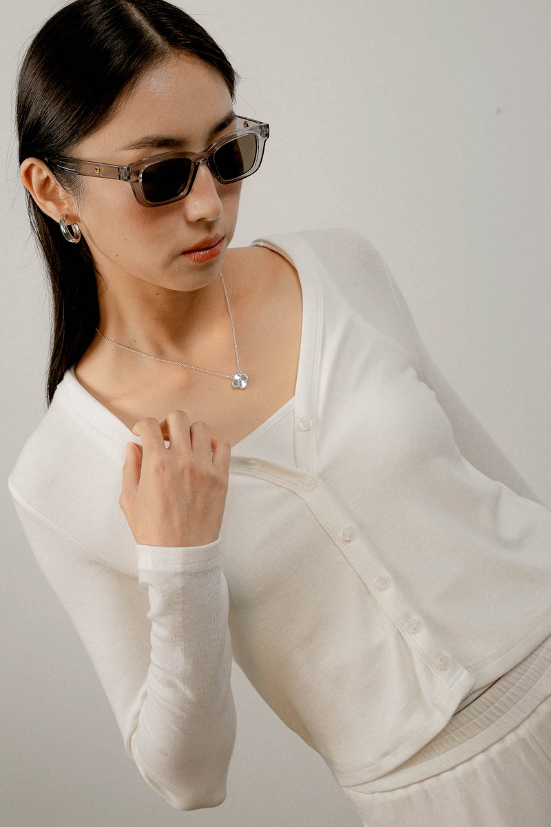 TRANSIT BUTTON CARDIGAN (WHITE)