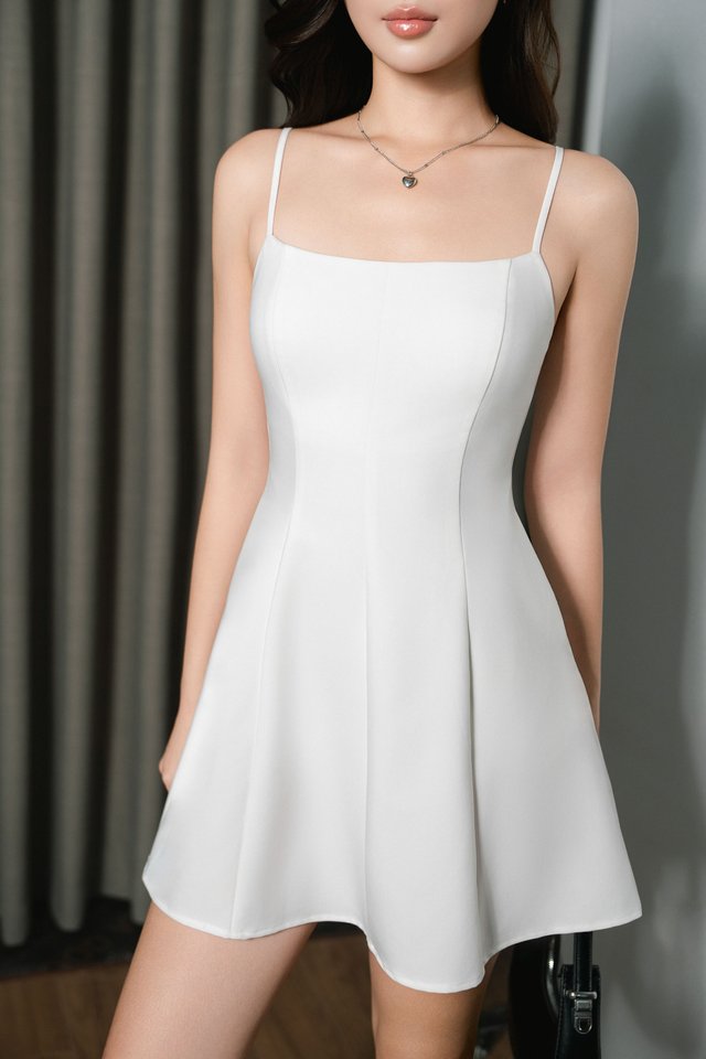 PERSIE PANEL PADDED DRESS (WHITE)