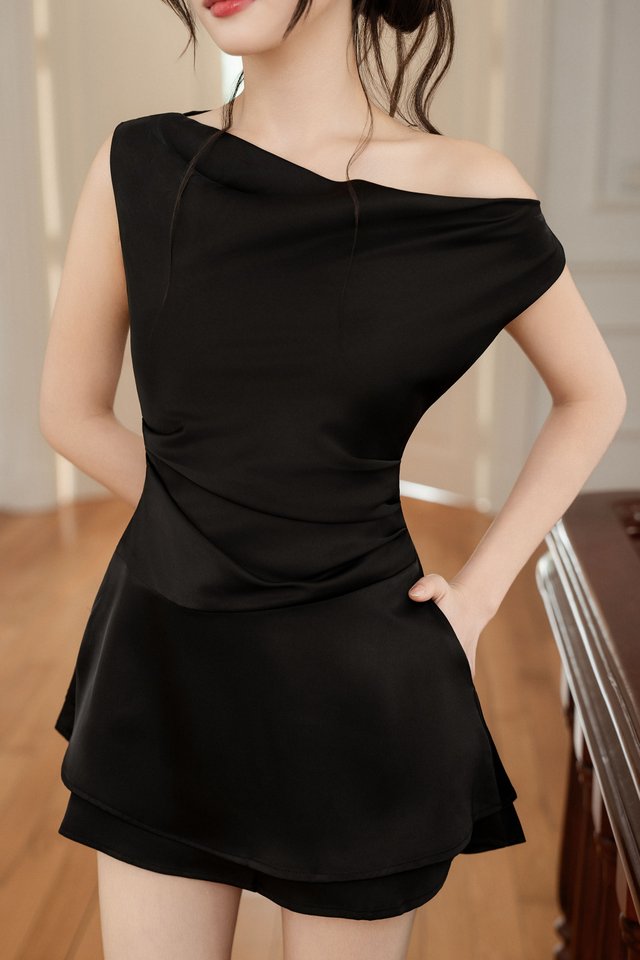 REMERY RUCHED DRESS (BLACK)
