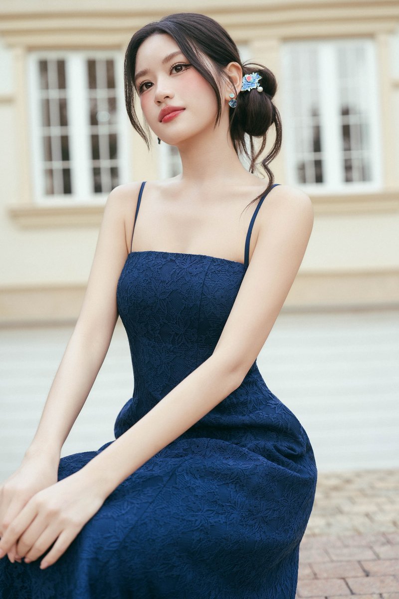 LANCY LACE PADDED MAXI DRESS (NAVY)