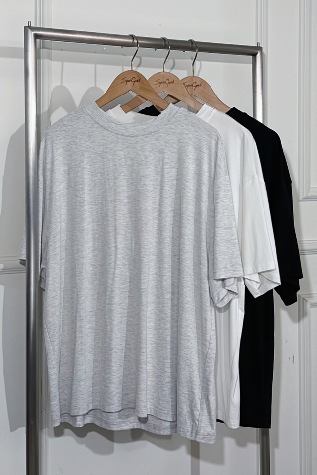 OLSEN OVERSIZED T-SHIRT (BLACK)