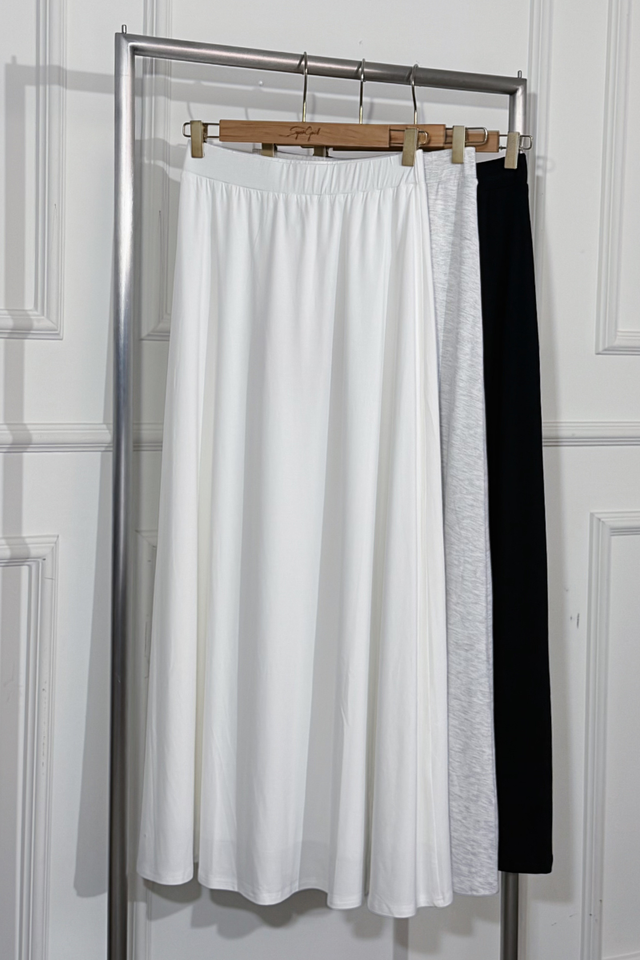 OLSEN OVERSIZED T-SHIRT (WHITE)