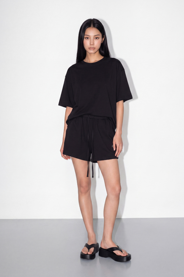 OLSEN OVERSIZED T-SHIRT (BLACK)