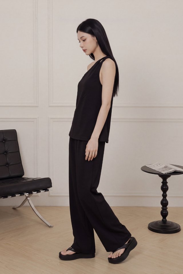 *AIRY* KAIA TOGA PADDED TOP (BLACK)