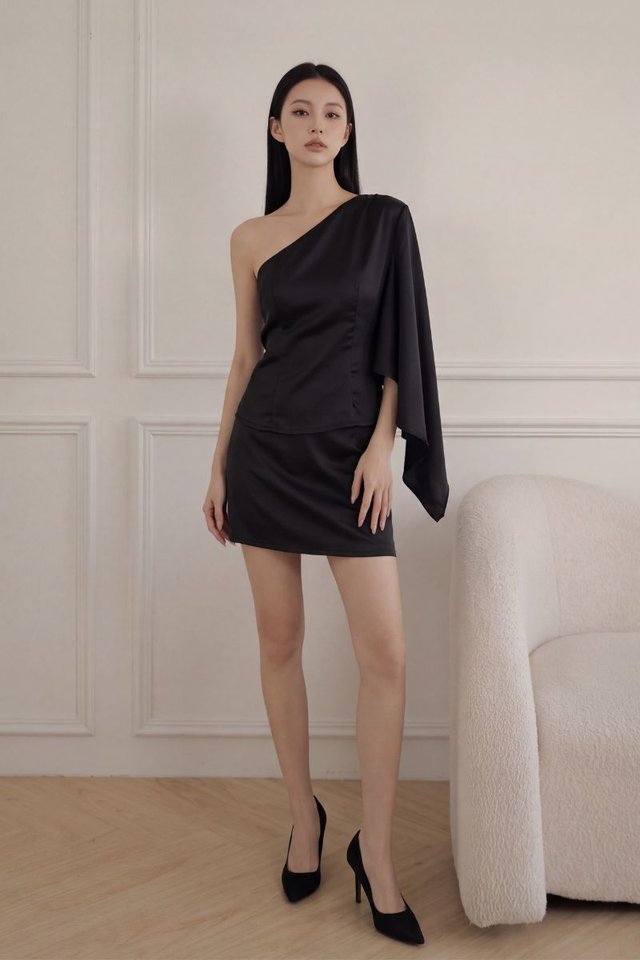 TERESA TOGA PADDED TOP (BLACK)