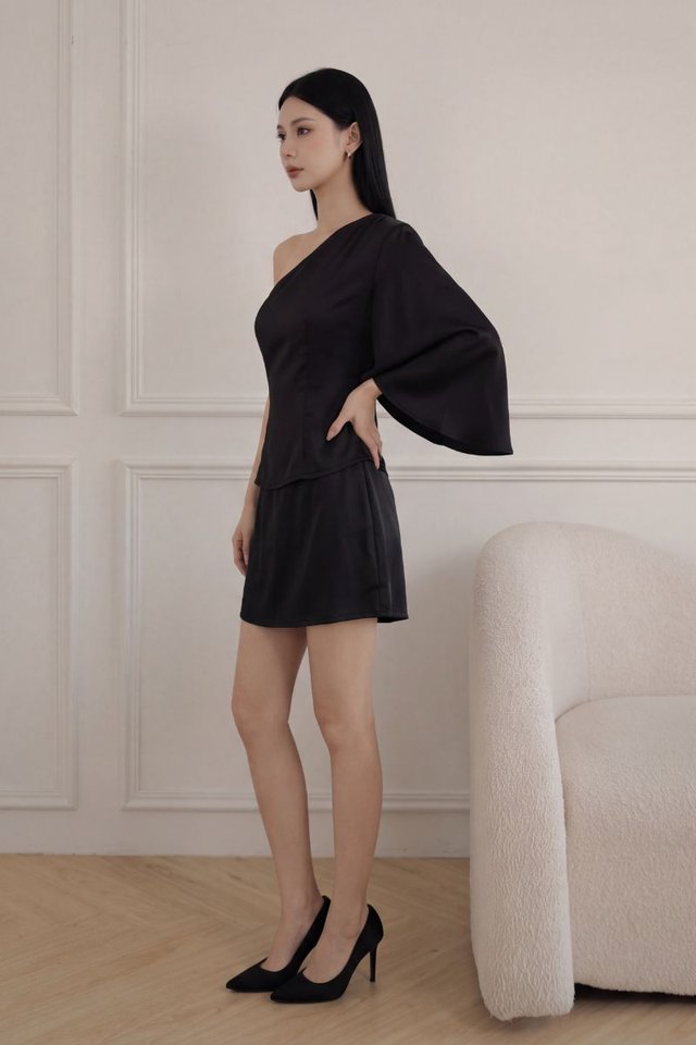 TERESA TOGA PADDED TOP (BLACK)