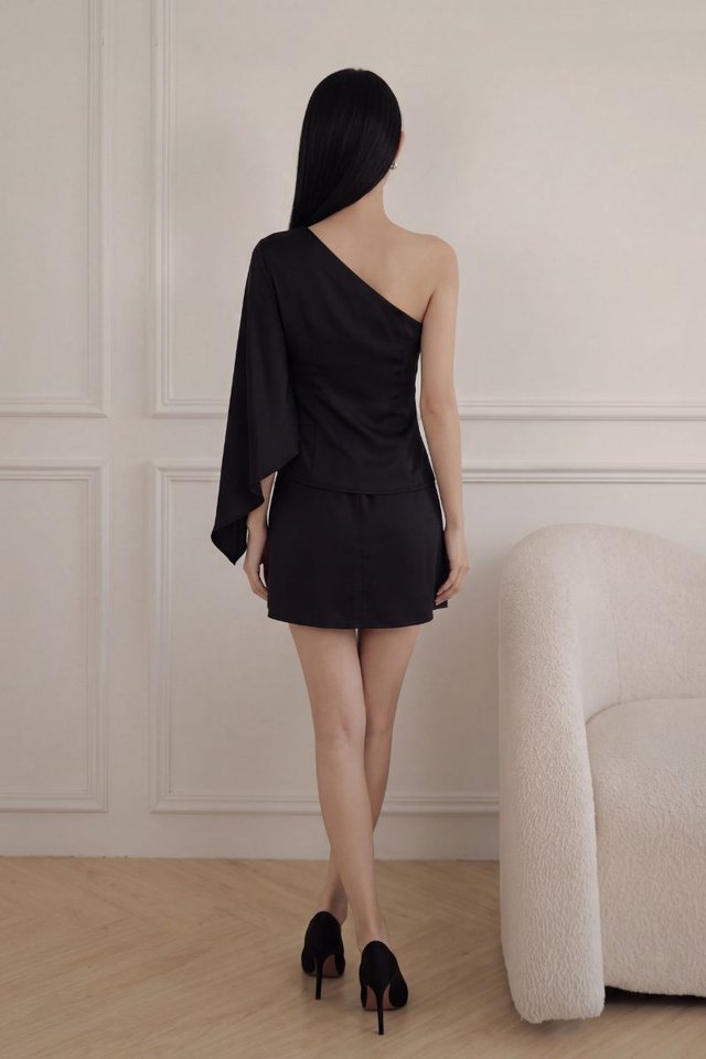 TERESA TOGA PADDED TOP (BLACK)