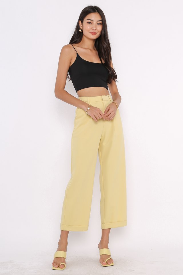 *BACKORDER* WINNIE WIDE U-NECK TOP (BLACK)