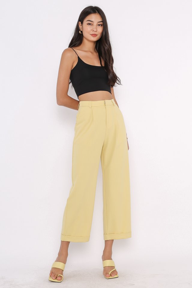 *BACKORDER* WINNIE WIDE U-NECK TOP (BLACK)