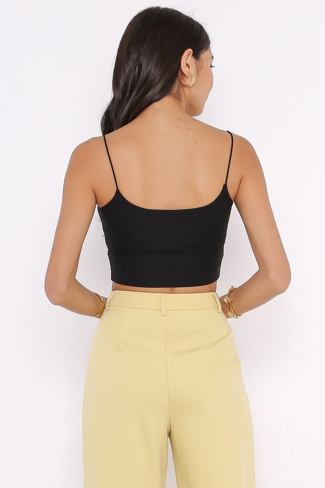 *BACKORDER* WINNIE WIDE U-NECK TOP (BLACK)