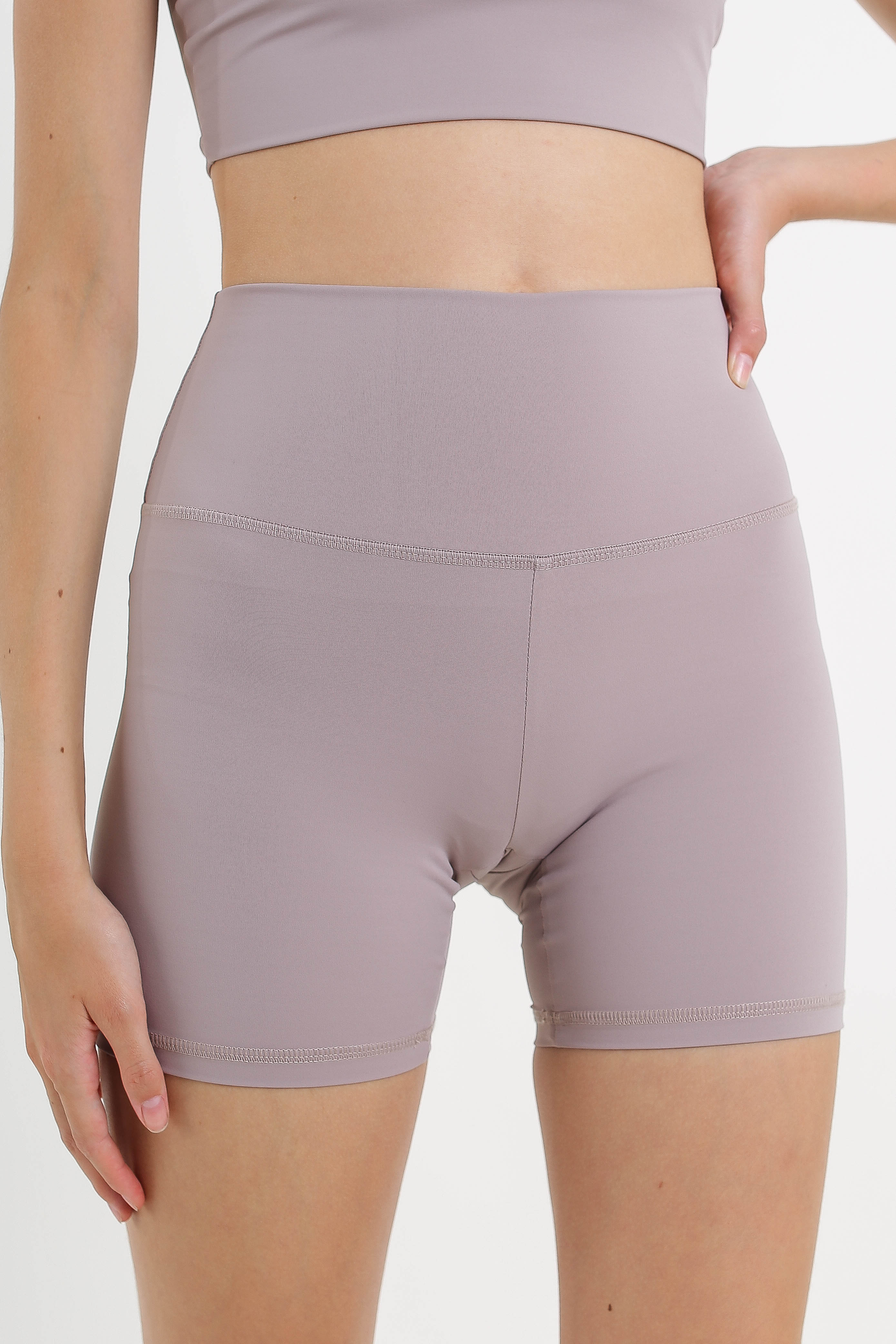 BOOTY BIKER SHORTS (FOSSIL GREY)