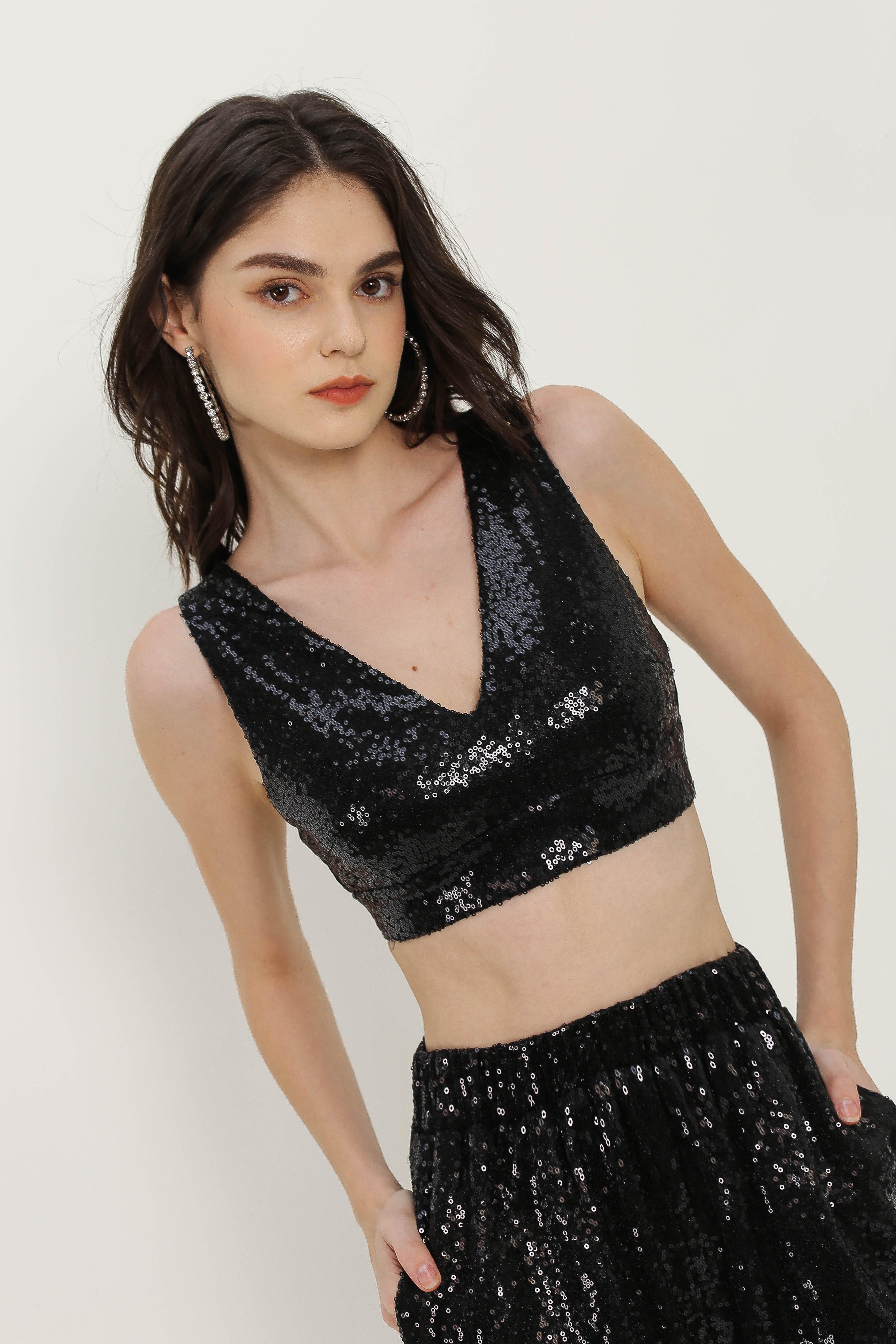 SODA SEQUINNED BUCKLE TOP (BLACK)